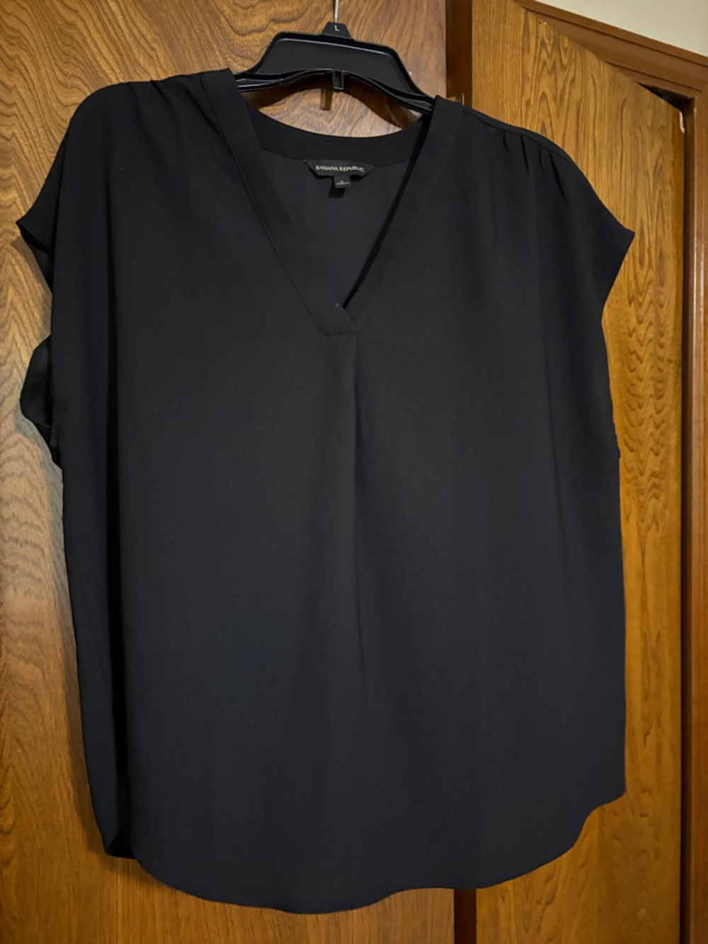 Banana Republic Black V-Neck Cap Sleeve Top